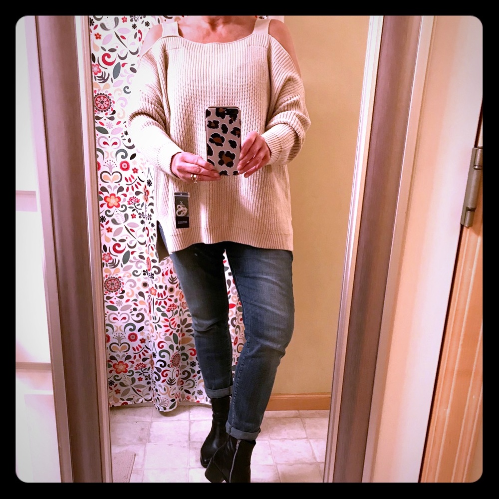 NWT Cold Shoulder Slouchy Ribbed Sweater